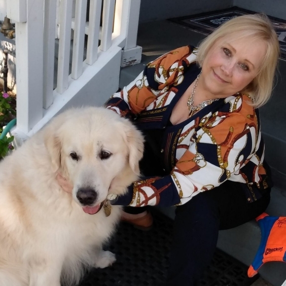 Meet your Posher, Karen - Picture 1 of 2